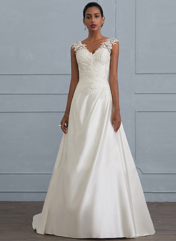 One-shoulder V-neck fishtail lace trailing wedding dress