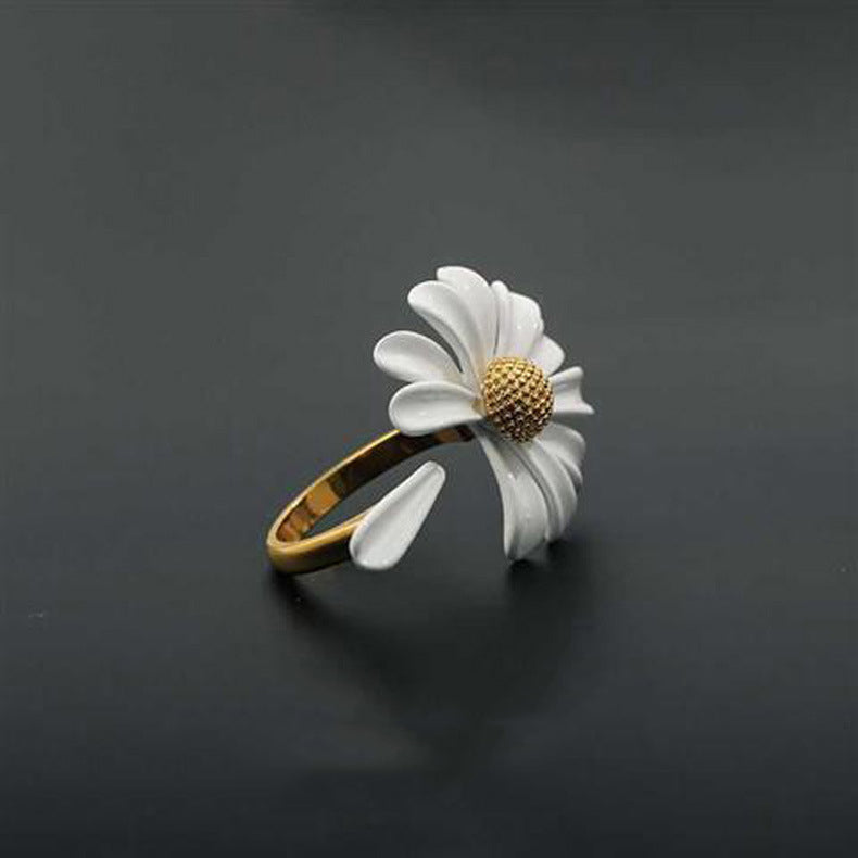 Premium Sense Daisy Earrings Necklace Female Clavicle Chain