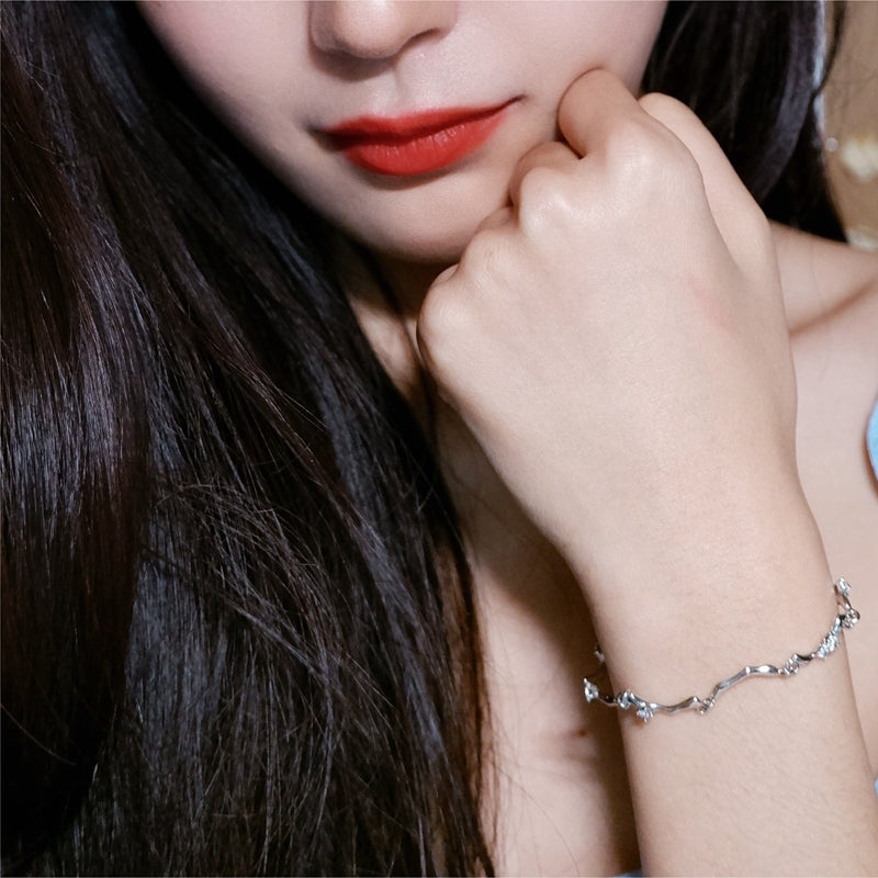 Exquisite Simple And Cold Adjustable Wave Bracelet Women