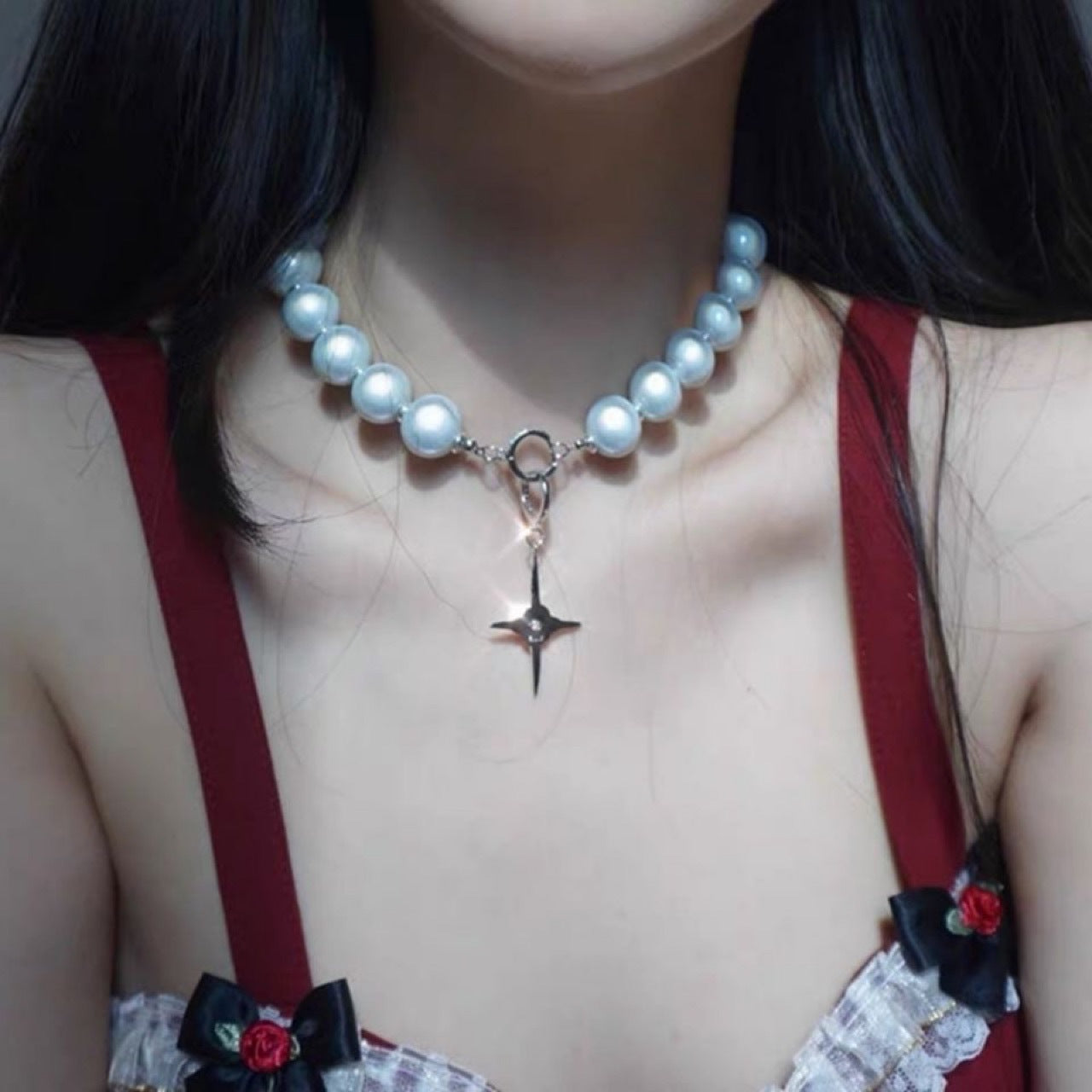 Design Reflective Pearl Necklace Female Clavicle Chain Net Celebrity Personality Flashing Diamond Cross Beaded