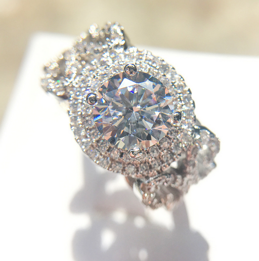 Stylish temperament zircon engagement ring