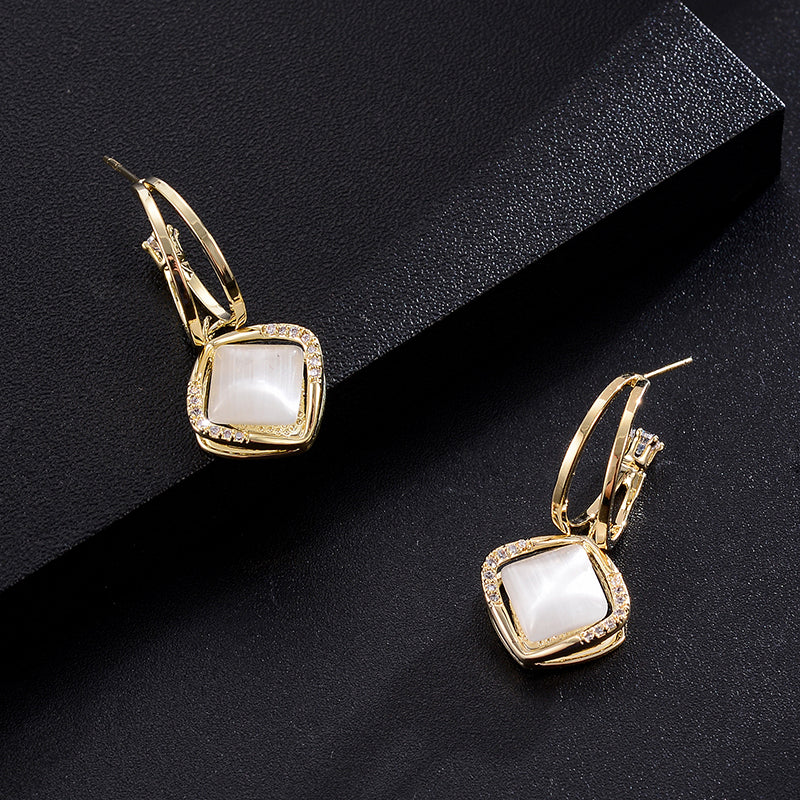 Fashionable High-end Earrings