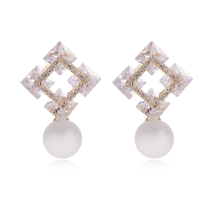 Fashionable High-end Earrings