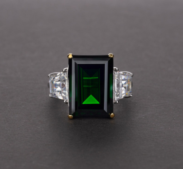 Gemstone ring rectangle