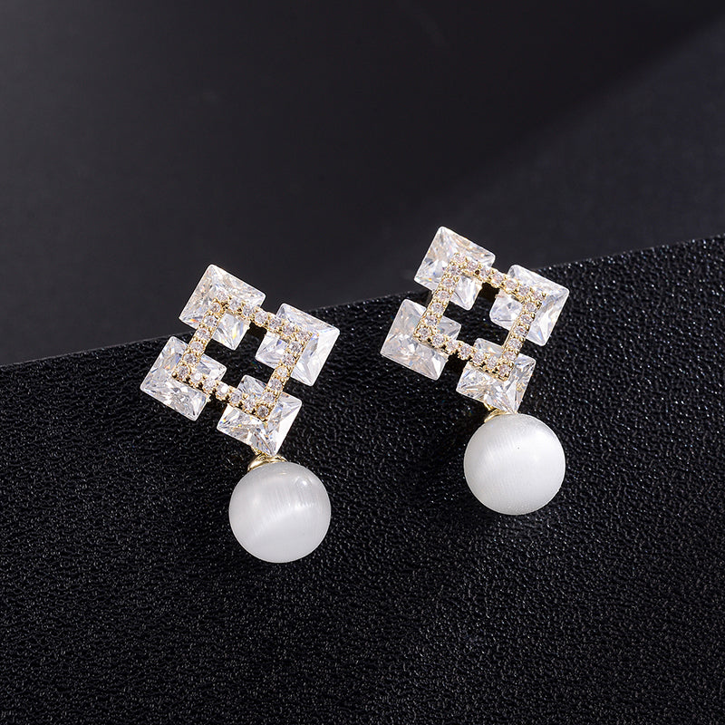 Fashionable High-end Earrings