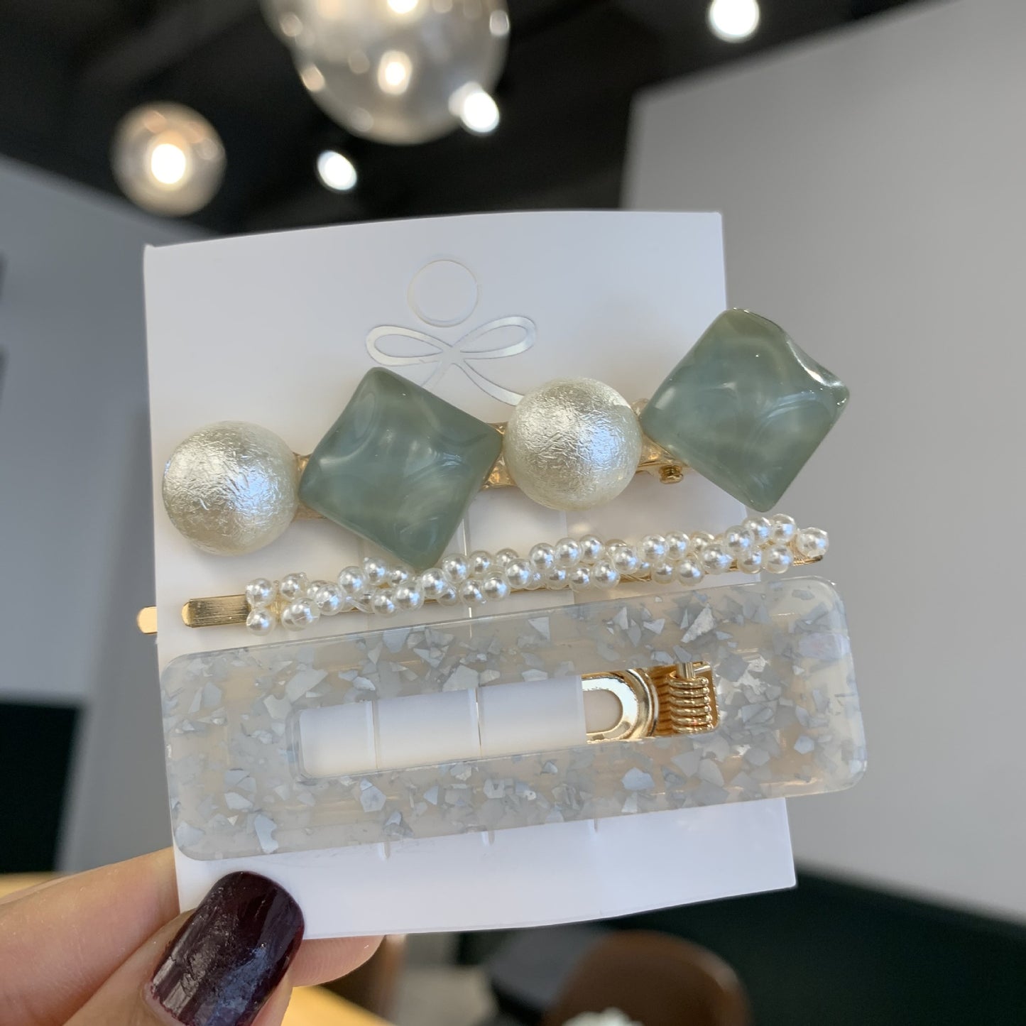 Pearl set hair clip