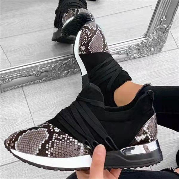 Women's New Casual Snake Print Flat Lace-up Sneakers