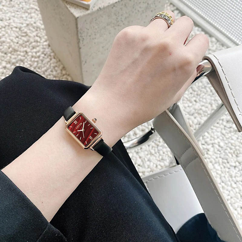 Ladies Simple Casual Belt Quartz Watch