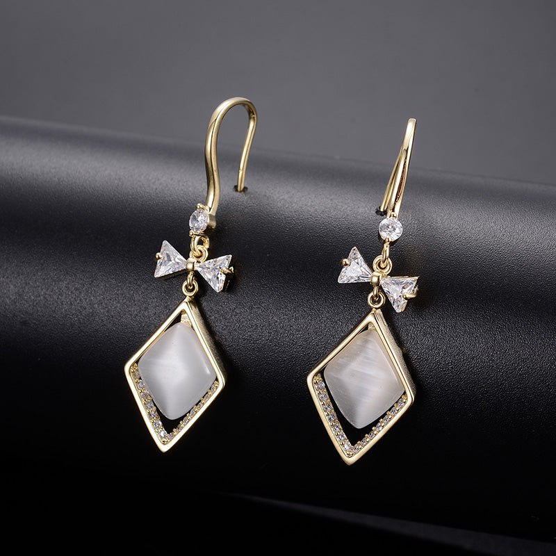 Fashionable High-end Earrings